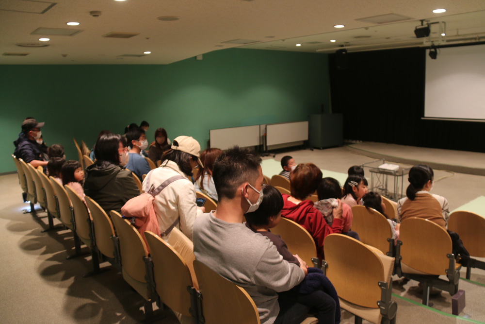 こども達が映画を通して本に触れましたのサムネイル