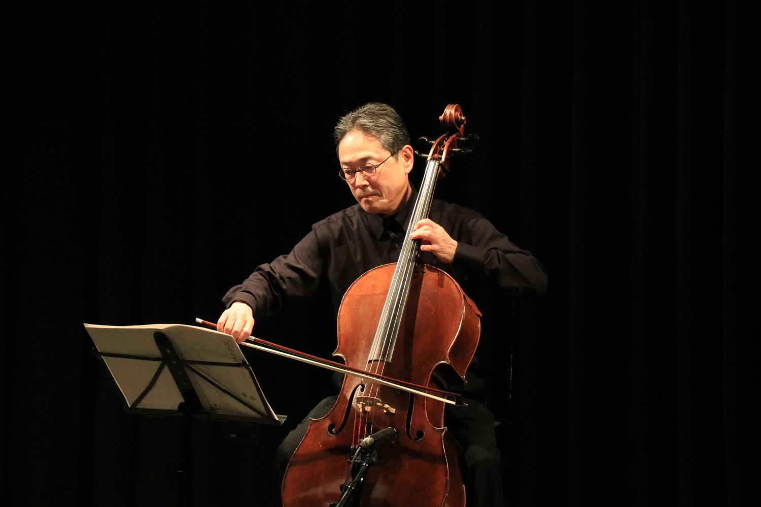 晩秋に朗読と音楽を静かに楽しみましたのサムネイル