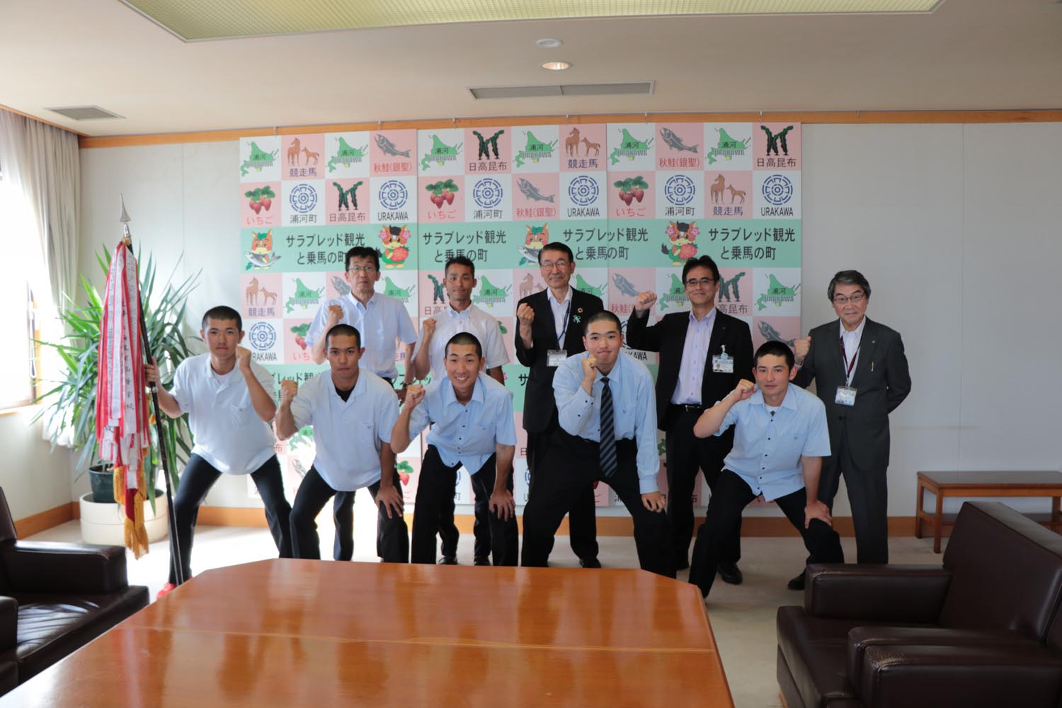 全道大会優勝に向け浦高野球部が表敬訪問しましたのサムネイル