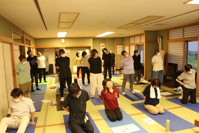 介護医療者向けに身体のセルフケアの研修を開催しましたのサムネイル