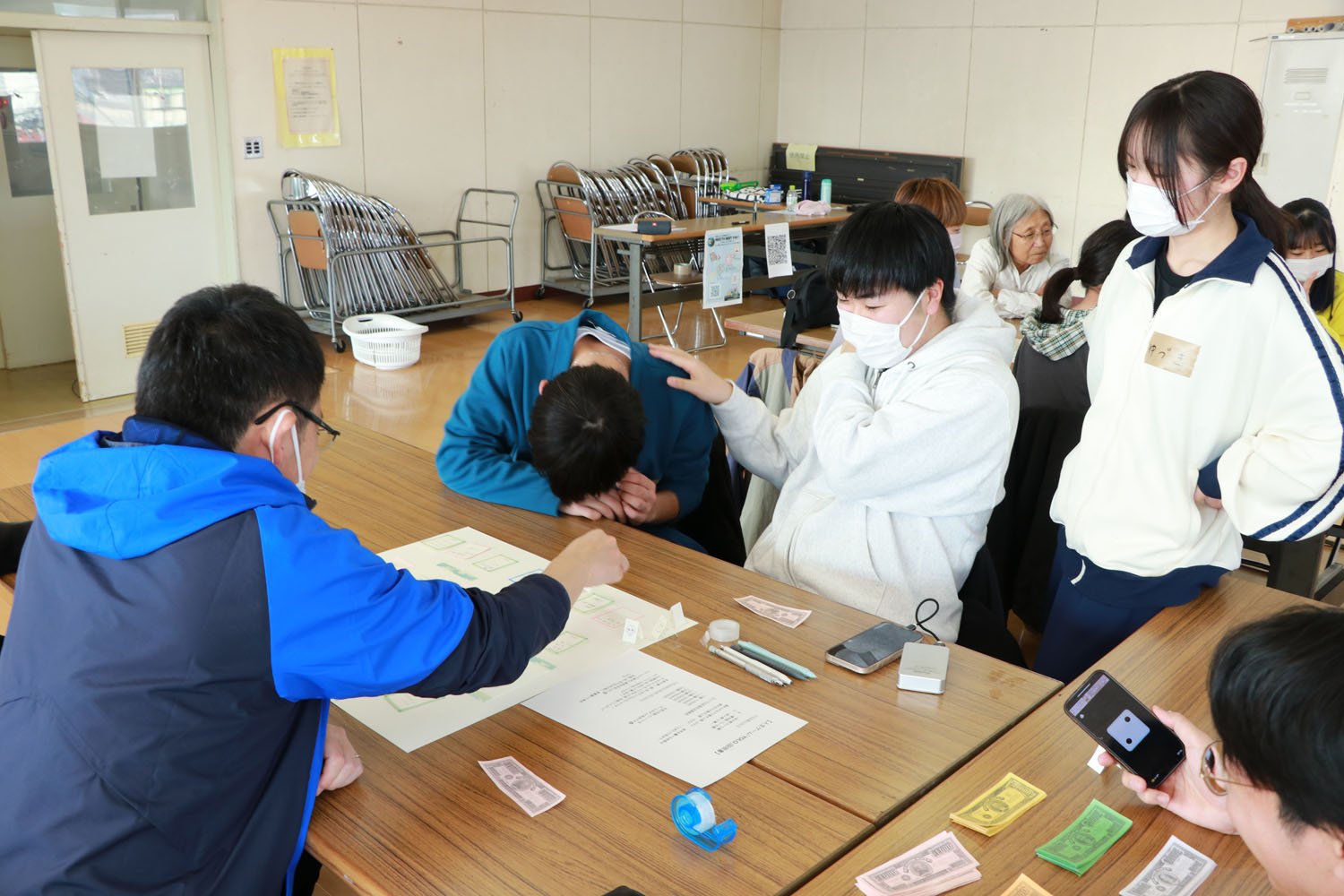 浦ふる隊がオリジナルボードゲームで町民と交流しましたのサムネイル