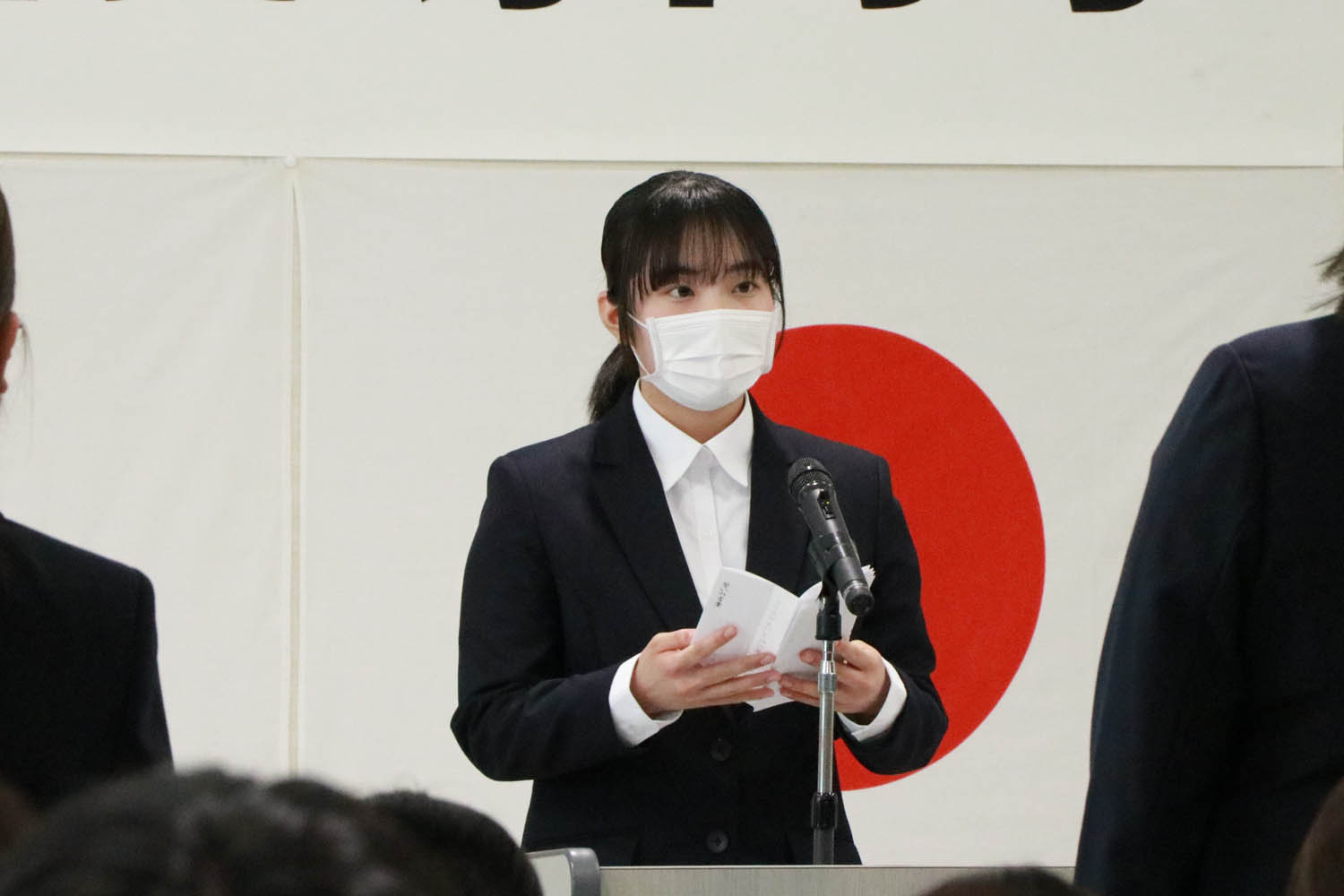 看護師としての成長を誓う「浦河赤十字看護専門学校入学式」のサムネイル