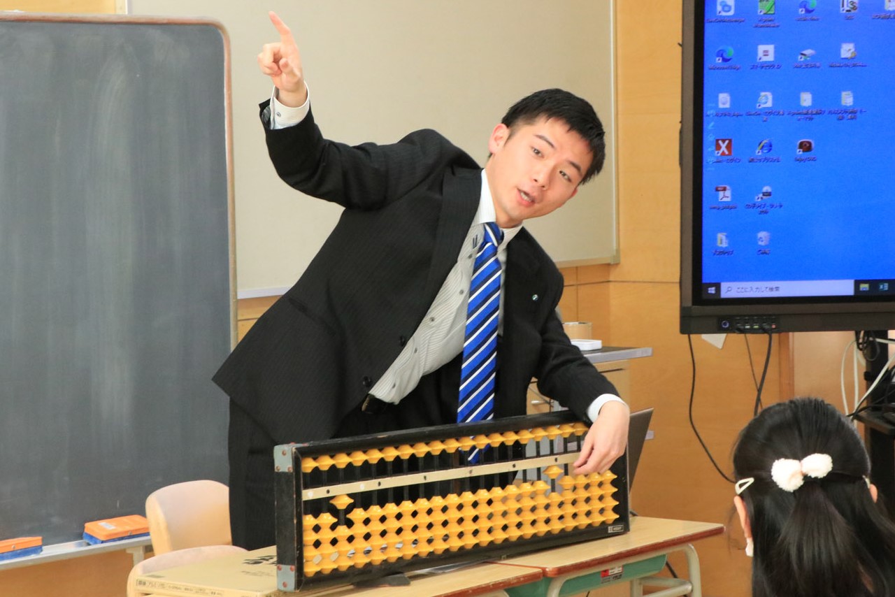 小学生がそろばんについて学びましたのサムネイル