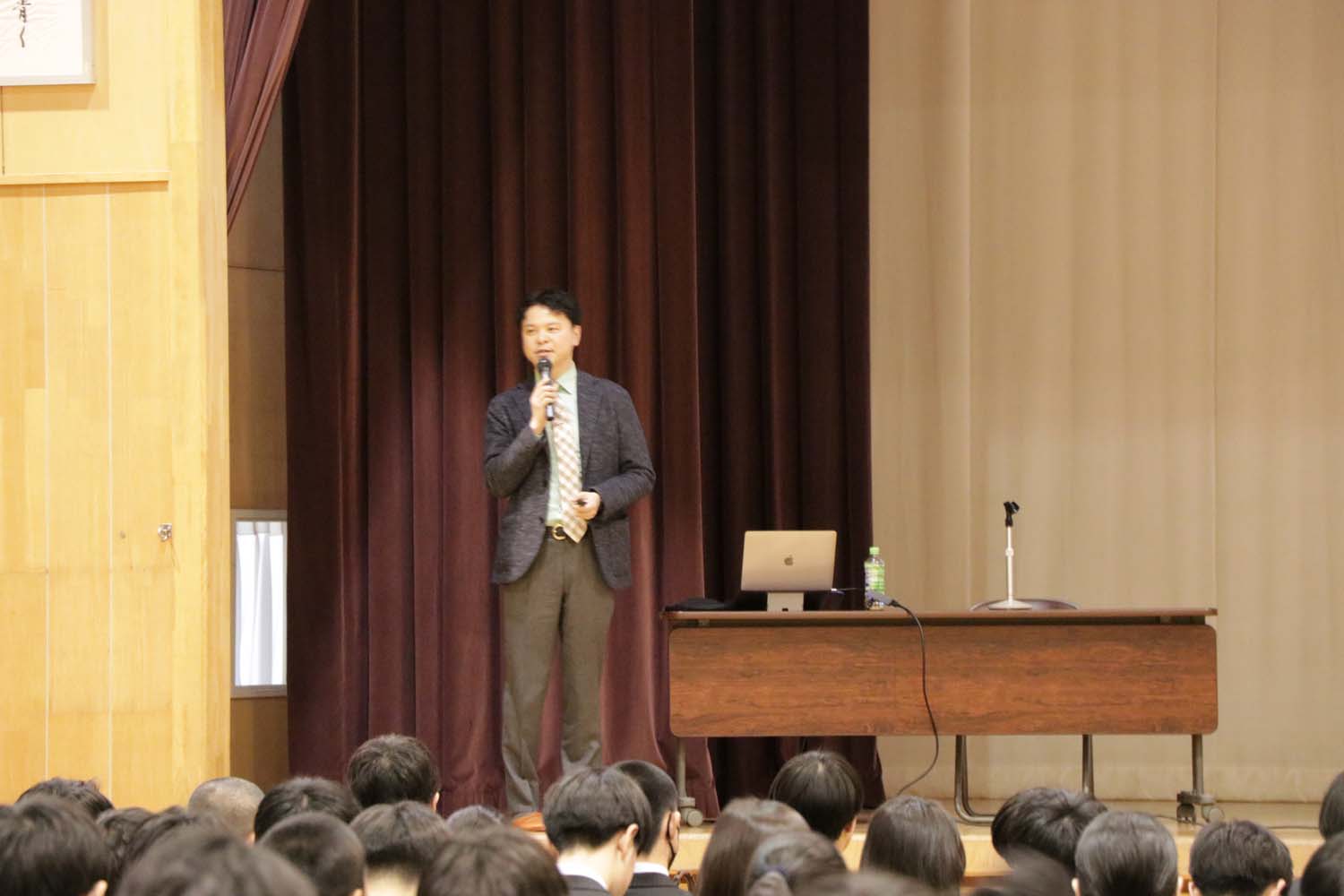 浦河高校でキャリアセミナーが開催のサムネイル