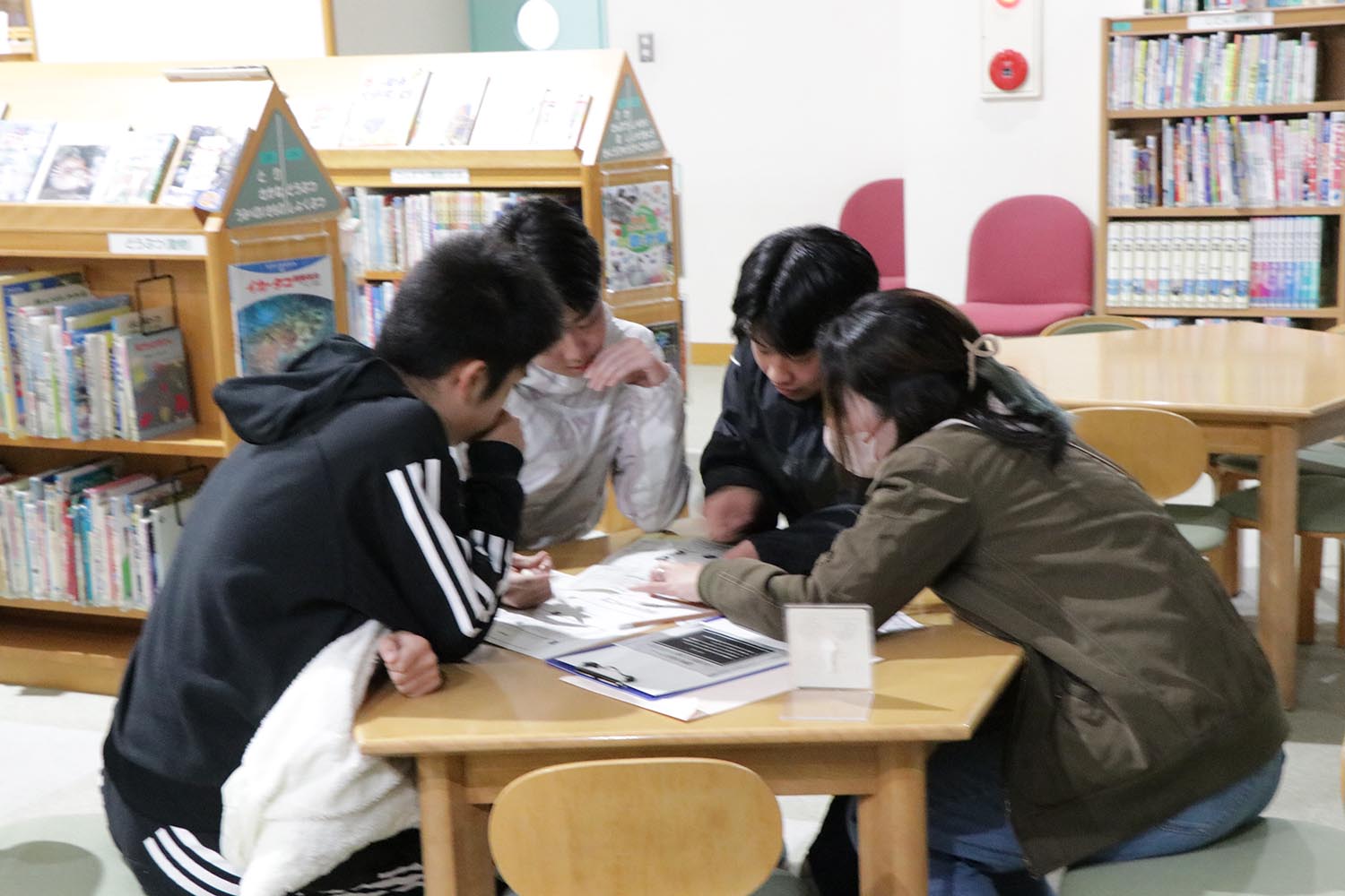 夜の図書館から脱出するゲームが初開催のサムネイル